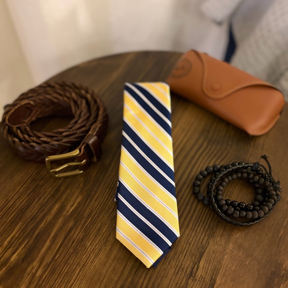 Class/Club Gold Label Yellow & Navy Blue Striped 100% Silk Men's Tie